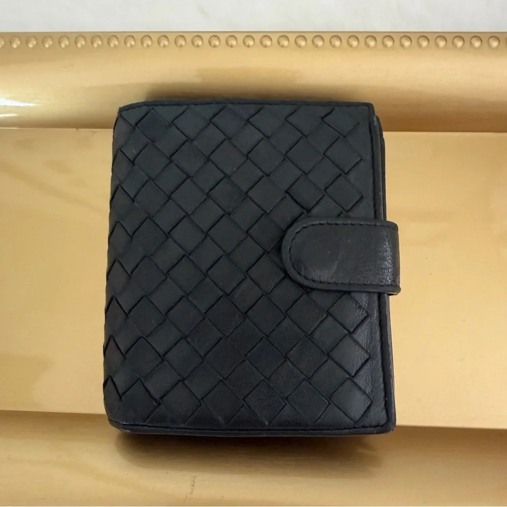 Bottega Veneta Black Intrecciato Leather Wallet - Picture 2 of 16